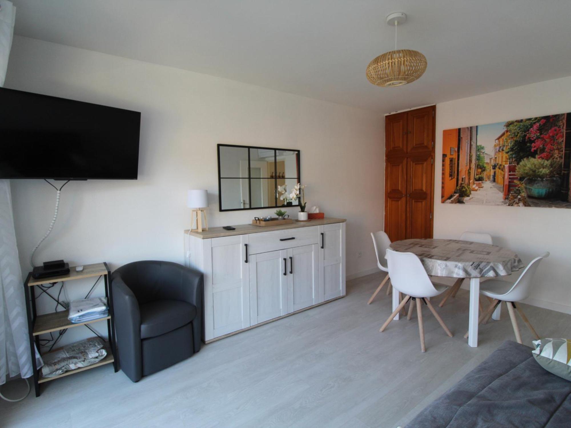 Collioure: Superbe T3 Avec Terrasse, Face A La Et Parking - Fr-1-309-376 *