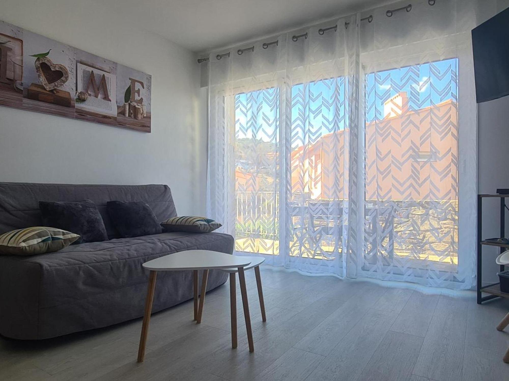 Collioure: Superbe T3 Avec Terrasse, Face A La Et Parking - Fr-1-309-376 Appartement *
