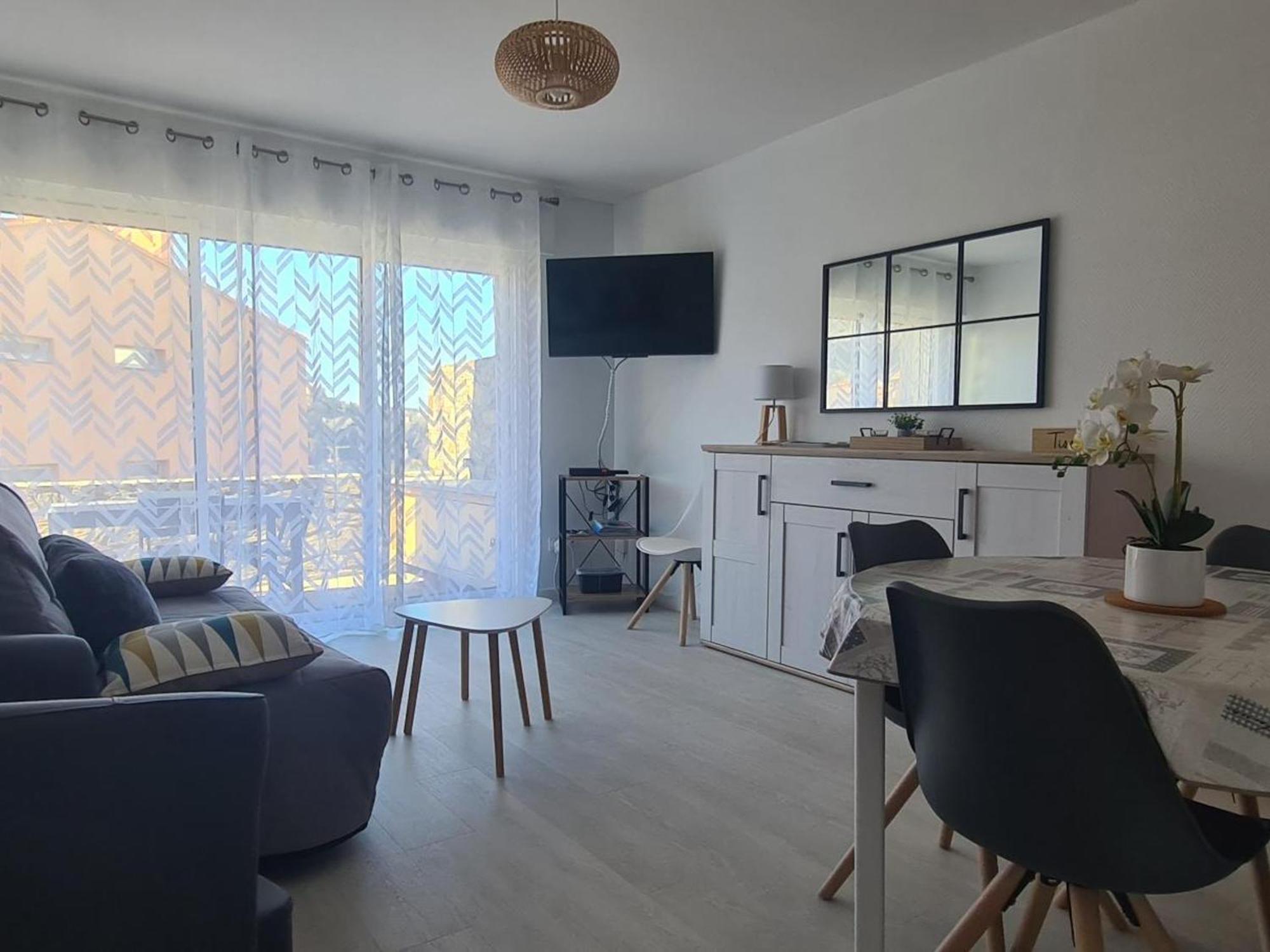 Collioure: Superbe T3 Avec Terrasse, Face A La Et Parking - Fr-1-309-376 * Collioure